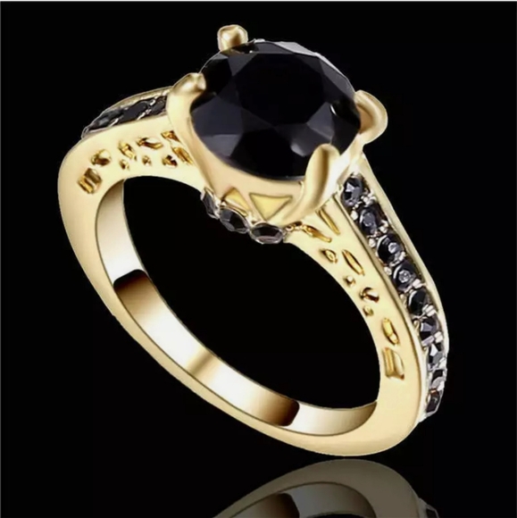 New Black Sapphire Yellow Gold Ring. - Picture 2 of 3